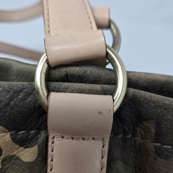 MICHAEL KORS CAMOUFLAGE SHOULDER BAG PURSE CAMO SOFT LEATHER GOLD INTERIOR WOMEN - Picture 13 of 16